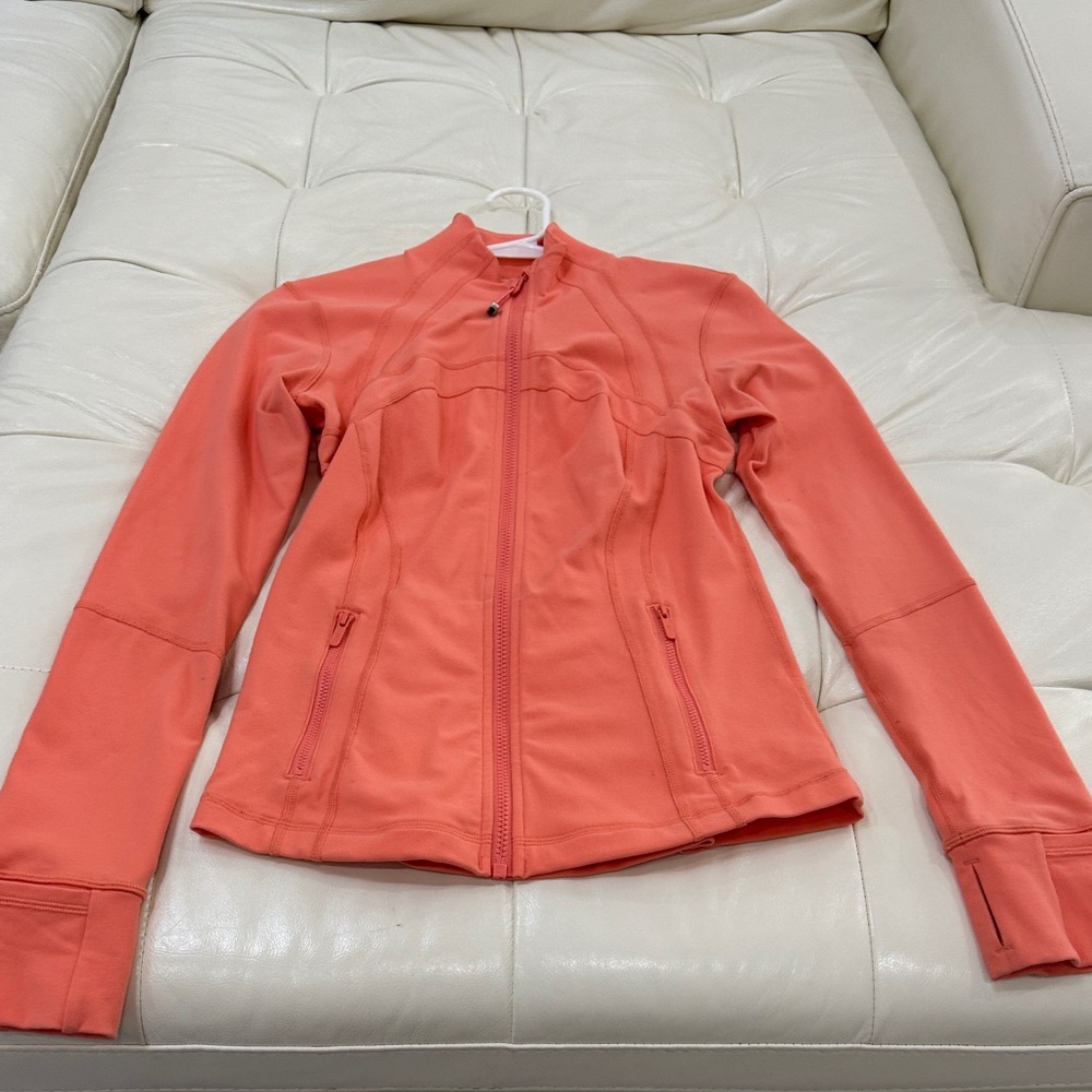 Women's Lululemon Jacket- excellent condition.